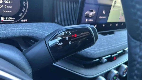 Škoda Superb Combi Selection 2,0TDI 110kW D - foto 11