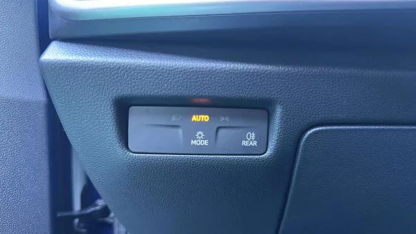 Škoda Superb Combi Selection 2,0TDI 110kW D - foto 18