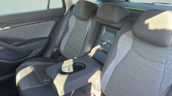 Škoda Superb Combi Selection 2,0TDI 110kW D - foto 21