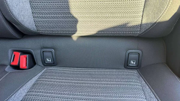 Škoda Superb Combi Selection 2,0TDI 110kW D - foto 22