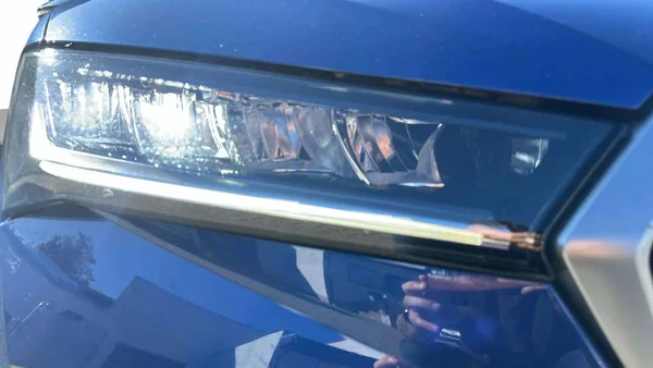 Škoda Superb Combi Selection 2,0TDI 110kW D - foto 27