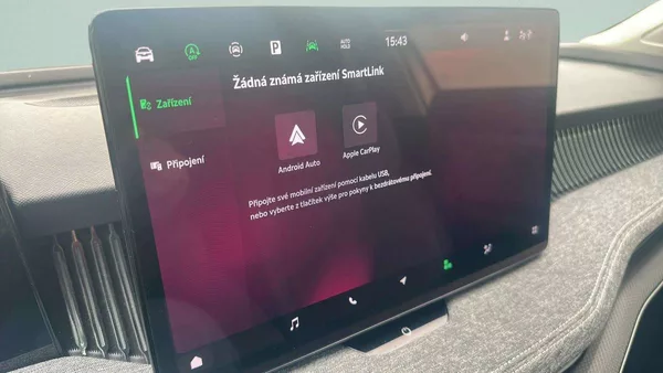 Škoda Superb Combi Selection 2,0TDI 110kW D - foto 15
