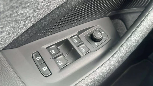 Škoda Superb Combi Selection 2,0TDI 110kW D - foto 18
