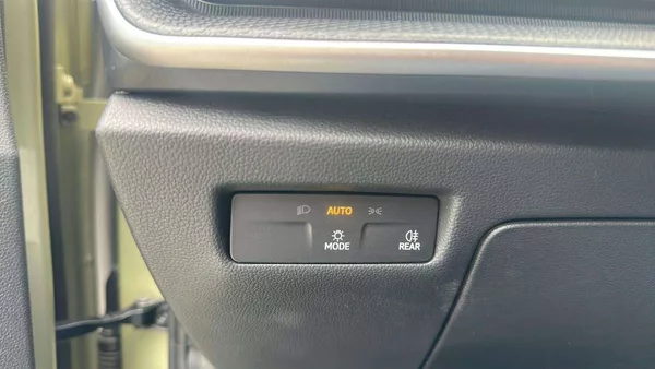 Škoda Superb Combi Selection 2,0TDI 110kW D - foto 19