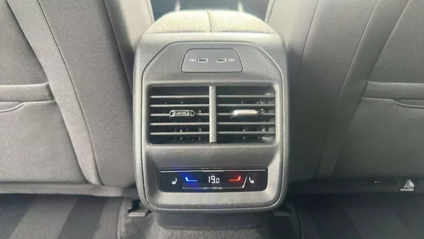 Škoda Superb Combi Selection 2,0TDI 110kW D - foto 22