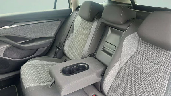 Škoda Superb Combi Selection 2,0TDI 110kW D - foto 23