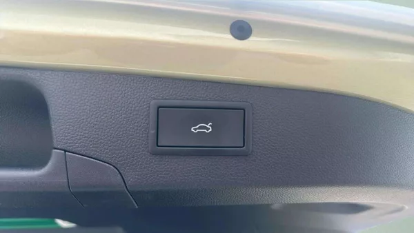 Škoda Superb Combi Selection 2,0TDI 110kW D - foto 27