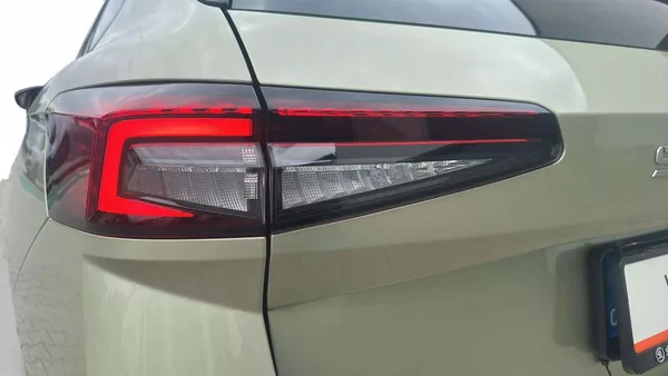 Škoda Superb Combi Selection 2,0TDI 110kW D - foto 30