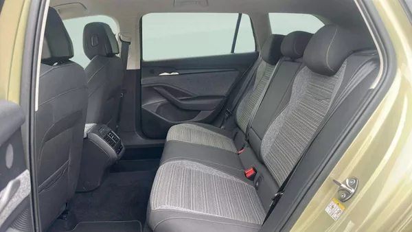 Škoda Superb Combi Selection 2,0TDI 110kW D - foto 7