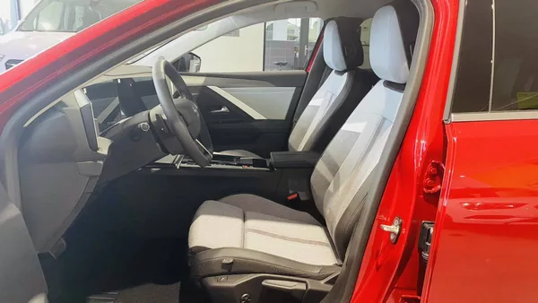 Opel Astra Elegance HB 1.6 PHEV 132kW/180 - foto 7