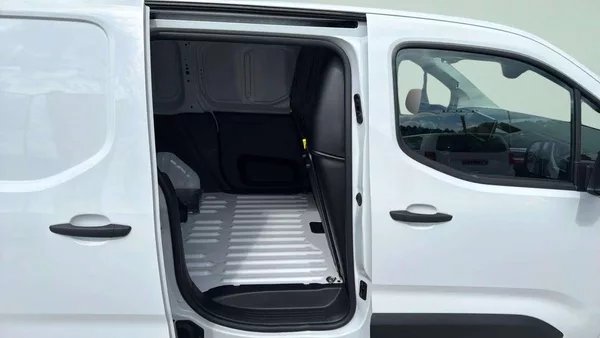 Opel Combo Van L1 Std. 1.5 CDTI 102k MT6/ - foto 18