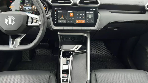 MG ZS HEV EXCLUSIVE 1.5L (145kW) SUV - foto 15