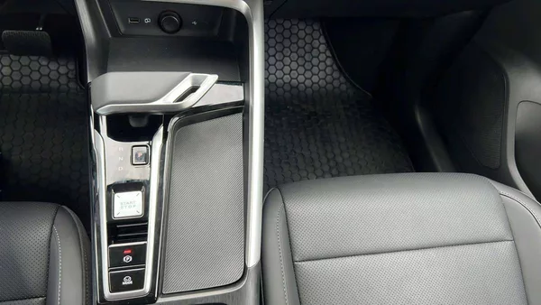 MG ZS HEV EXCLUSIVE 1.5L (145kW) SUV - foto 20