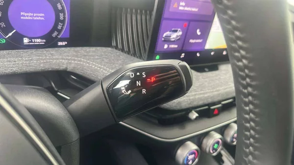 Škoda Superb Combi Selection 2,0TDI 110kW D - foto 11