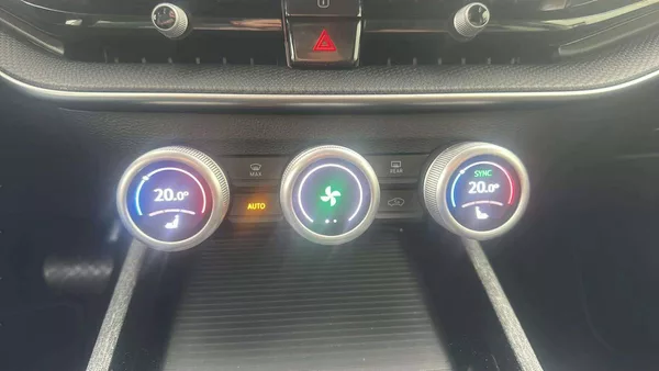 Škoda Superb Combi Selection 2,0TDI 110kW D - foto 15