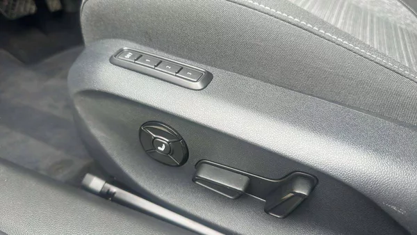 Škoda Superb Combi Selection 2,0TDI 110kW D - foto 20