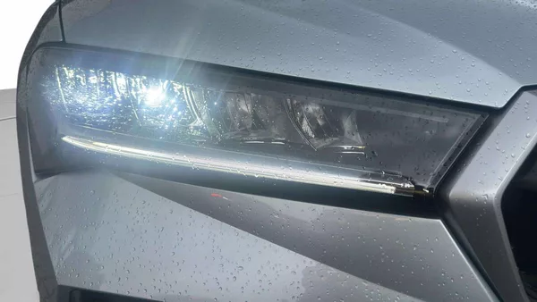 Škoda Superb Combi Selection 2,0TDI 110kW D - foto 28
