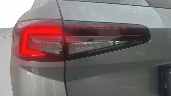 Škoda Superb Combi Selection 2,0TDI 110kW D - foto 29
