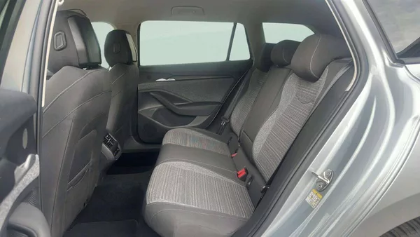 Škoda Superb Combi Selection 2,0TDI 110kW D - foto 7