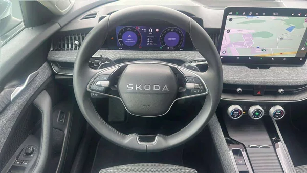 Škoda Superb Combi Selection 2,0TDI 110kW D - foto 8