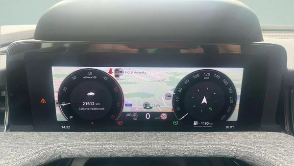 Škoda Superb Combi Selection 2,0TDI 110kW D - foto 9
