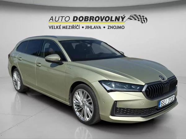 Škoda Superb Combi L&K 2,0 TDI 110kW DSG7/. - foto 11