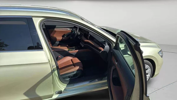 Škoda Superb Combi L&K 2,0 TDI 110kW DSG7/. - foto 13