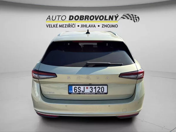 Škoda Superb Combi L&K 2,0 TDI 110kW DSG7/. - foto 6
