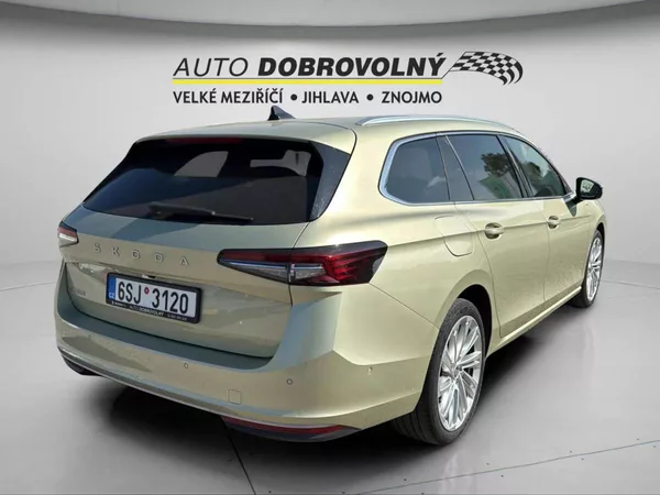 Škoda Superb Combi L&K 2,0 TDI 110kW DSG7/. - foto 7
