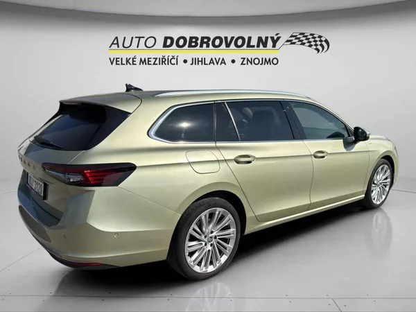 Škoda Superb Combi L&K 2,0 TDI 110kW DSG7/. - foto 8