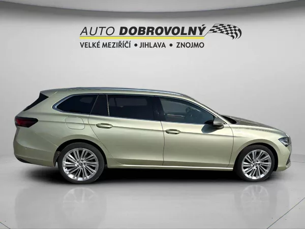 Škoda Superb Combi L&K 2,0 TDI 110kW DSG7/. - foto 9