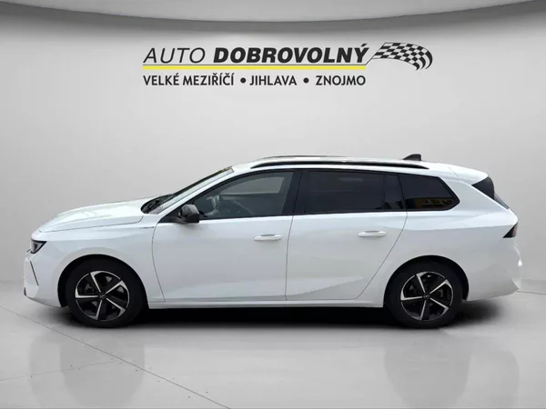 Opel Astra Edition ST 1.2 TURBO (96kW/130 - foto 3