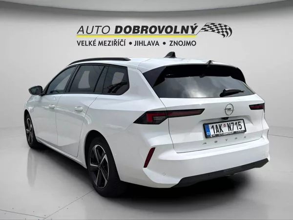 Opel Astra Edition ST 1.2 TURBO (96kW/130 - foto 5