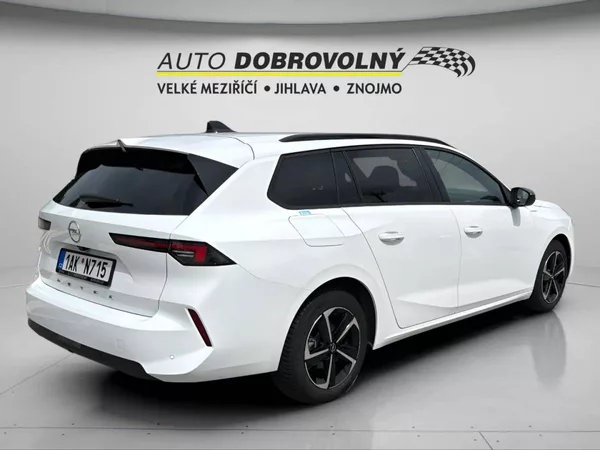 Opel Astra Edition ST 1.2 TURBO (96kW/130 - foto 8