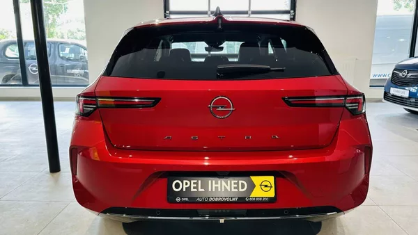 Opel Astra Elegance HB 1.2 TURBO 96kW/130 - foto 5