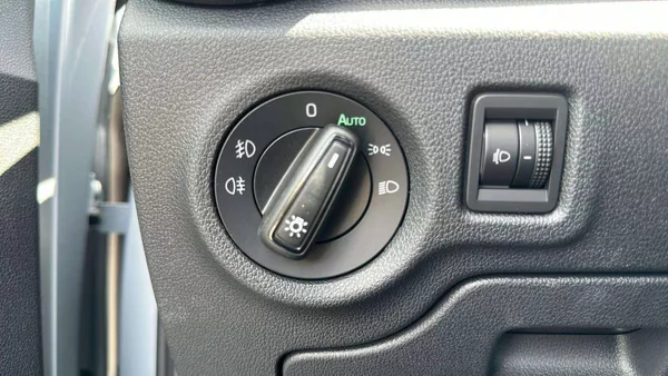 Škoda Fabia Selection 1,0 MPI 59kW MT5/476 - foto 19