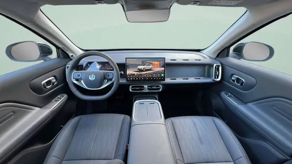 Leapmotor B10 Design hybrid EV baterie 18,8k - foto 14