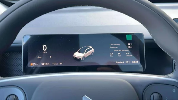 Leapmotor B10 Design hybrid EV baterie 18,8k - foto 17