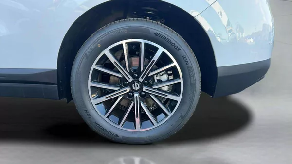 Leapmotor B10 Design hybrid EV baterie 18,8k - foto 30