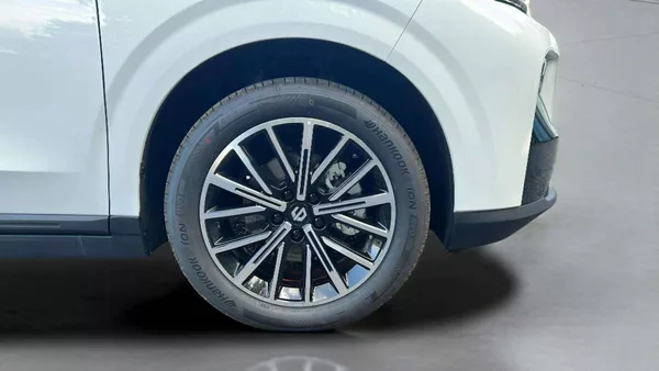 Leapmotor B10 Design hybrid EV baterie 18,8k - foto 31