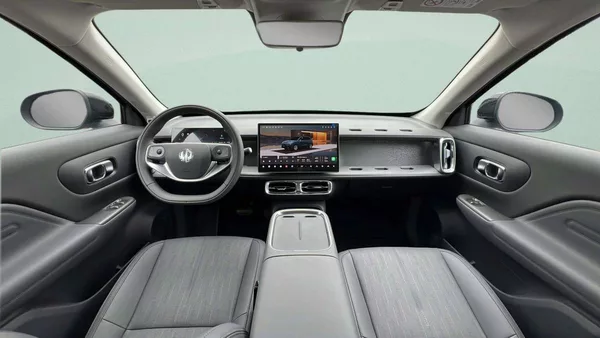 Leapmotor B10 Design hybrid EV baterie 18,8k - foto 14