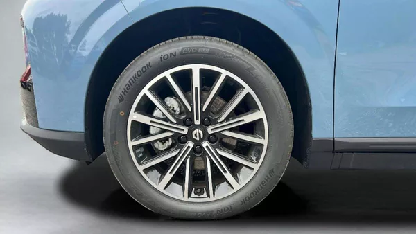 Leapmotor B10 Design hybrid EV baterie 18,8k - foto 25