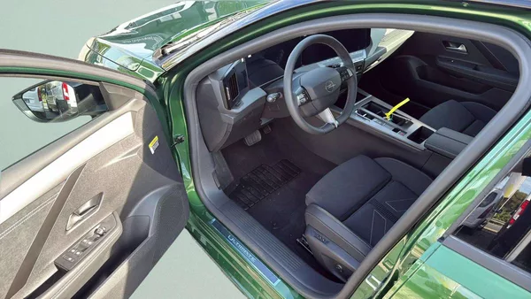 Opel Astra Nová Ultimate ST Hybrid 1.2 TU - foto 14