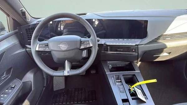Opel Astra Nová Ultimate ST Hybrid 1.2 TU - foto 15