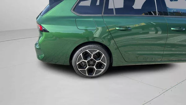 Opel Astra Nová Ultimate ST Hybrid 1.2 TU - foto 23