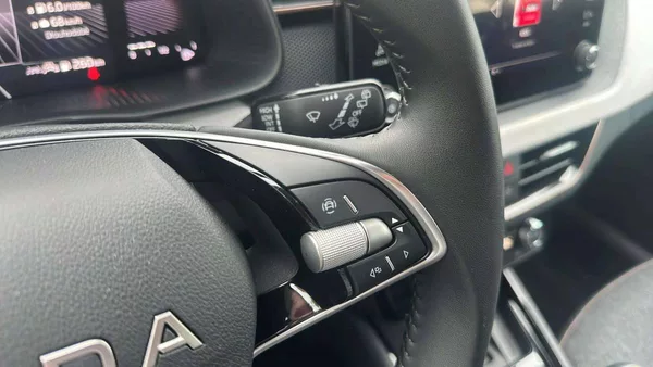 Škoda Scala Top Selection 1,0 TSI 85kW MT6 - foto 11