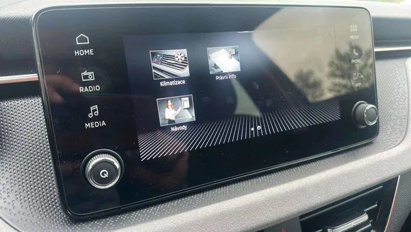 Škoda Scala Top Selection 1,0 TSI 85kW MT6 - foto 13