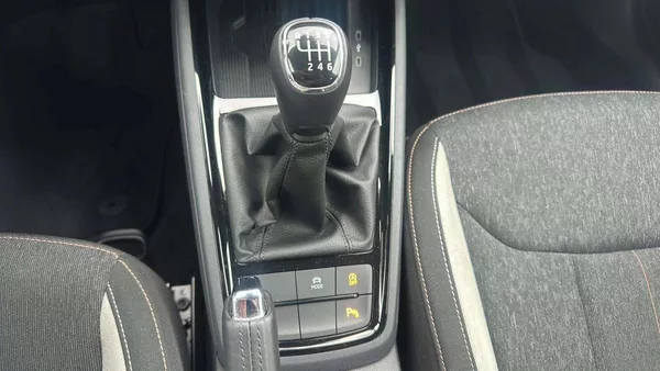 Škoda Scala Top Selection 1,0 TSI 85kW MT6 - foto 17