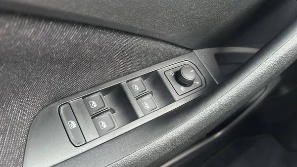 Škoda Scala Top Selection 1,0 TSI 85kW MT6 - foto 18