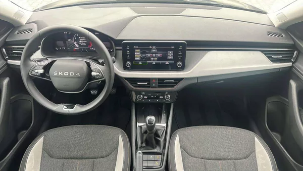 Škoda Scala Top Selection 1,0 TSI 85kW MT6 - foto 5